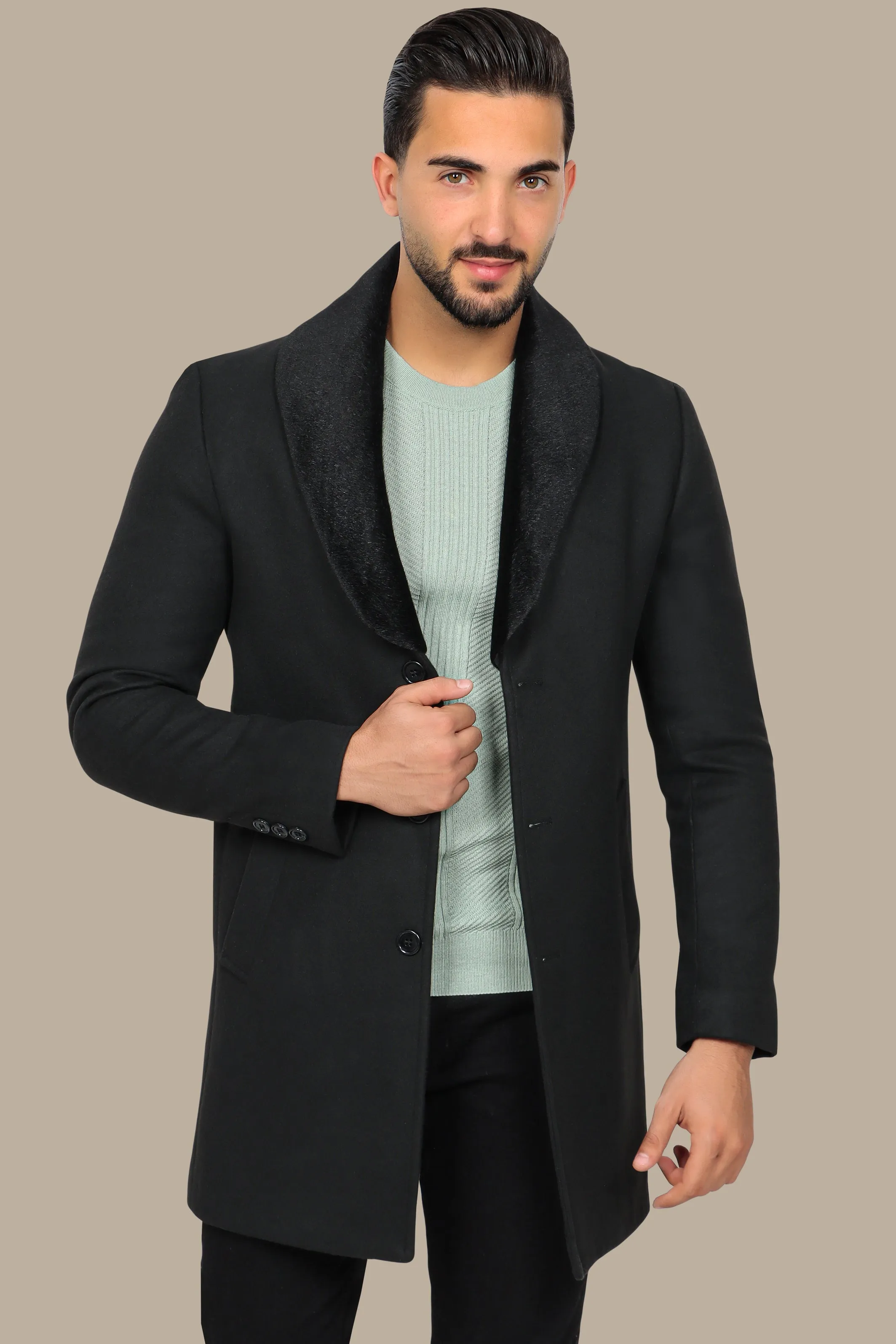Black Beauty: The Detachable Fur Coat in Classic Elegance
