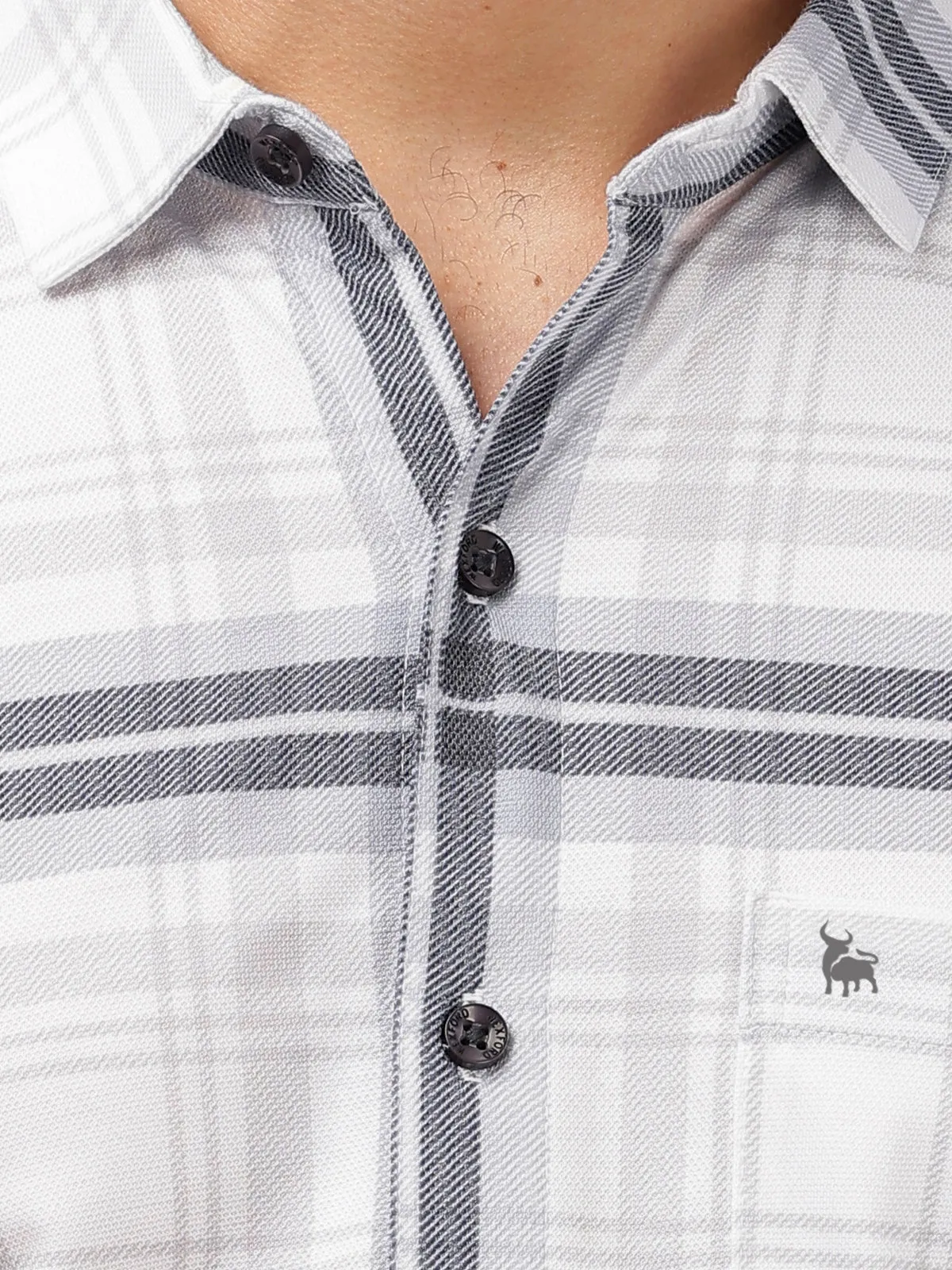 BULLMER Trendy Black Regular Fit Checked Causal Full sleeve Shirt For Men.