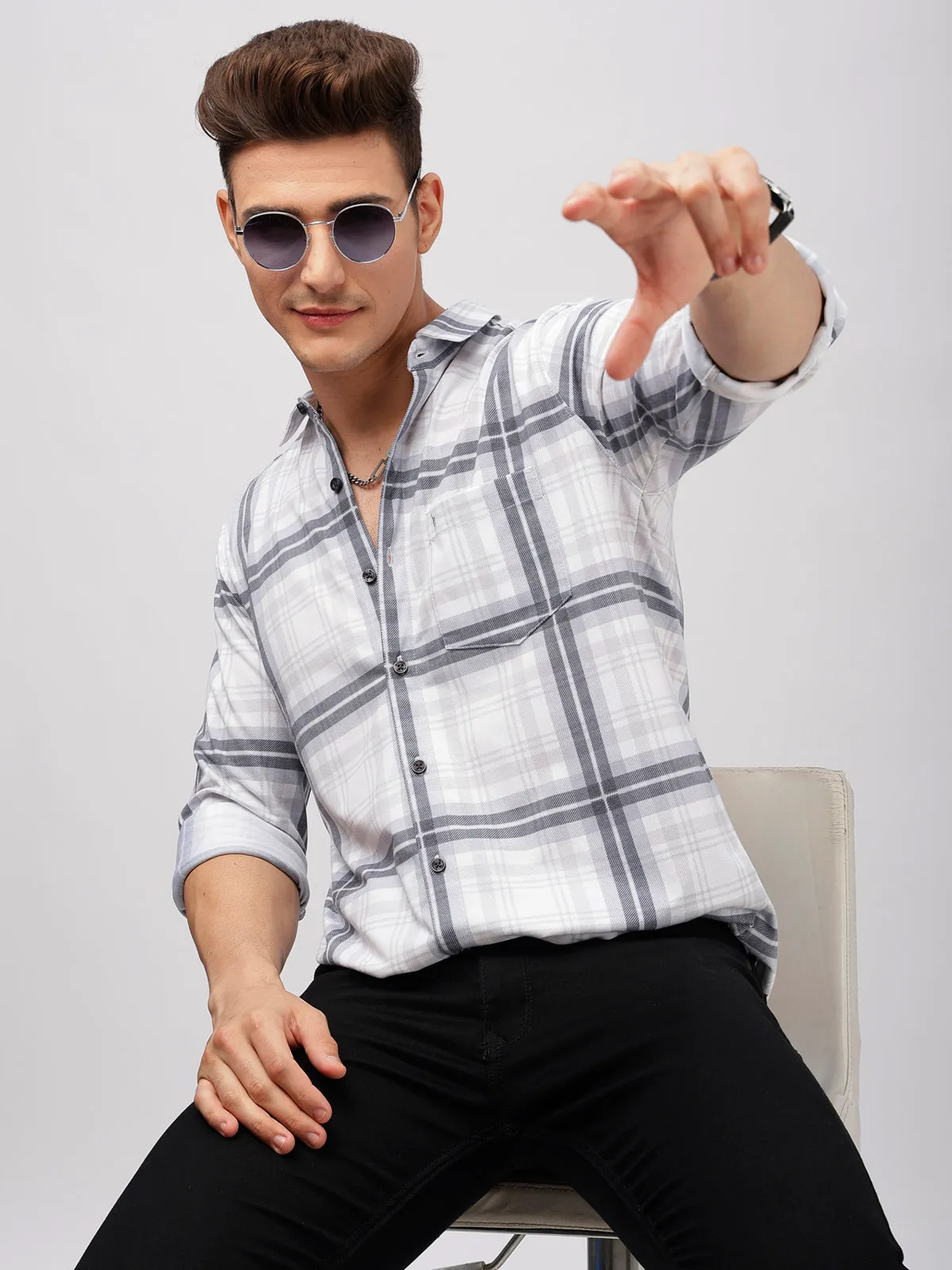 BULLMER Trendy Black Regular Fit Checked Causal Full sleeve Shirt For Men.