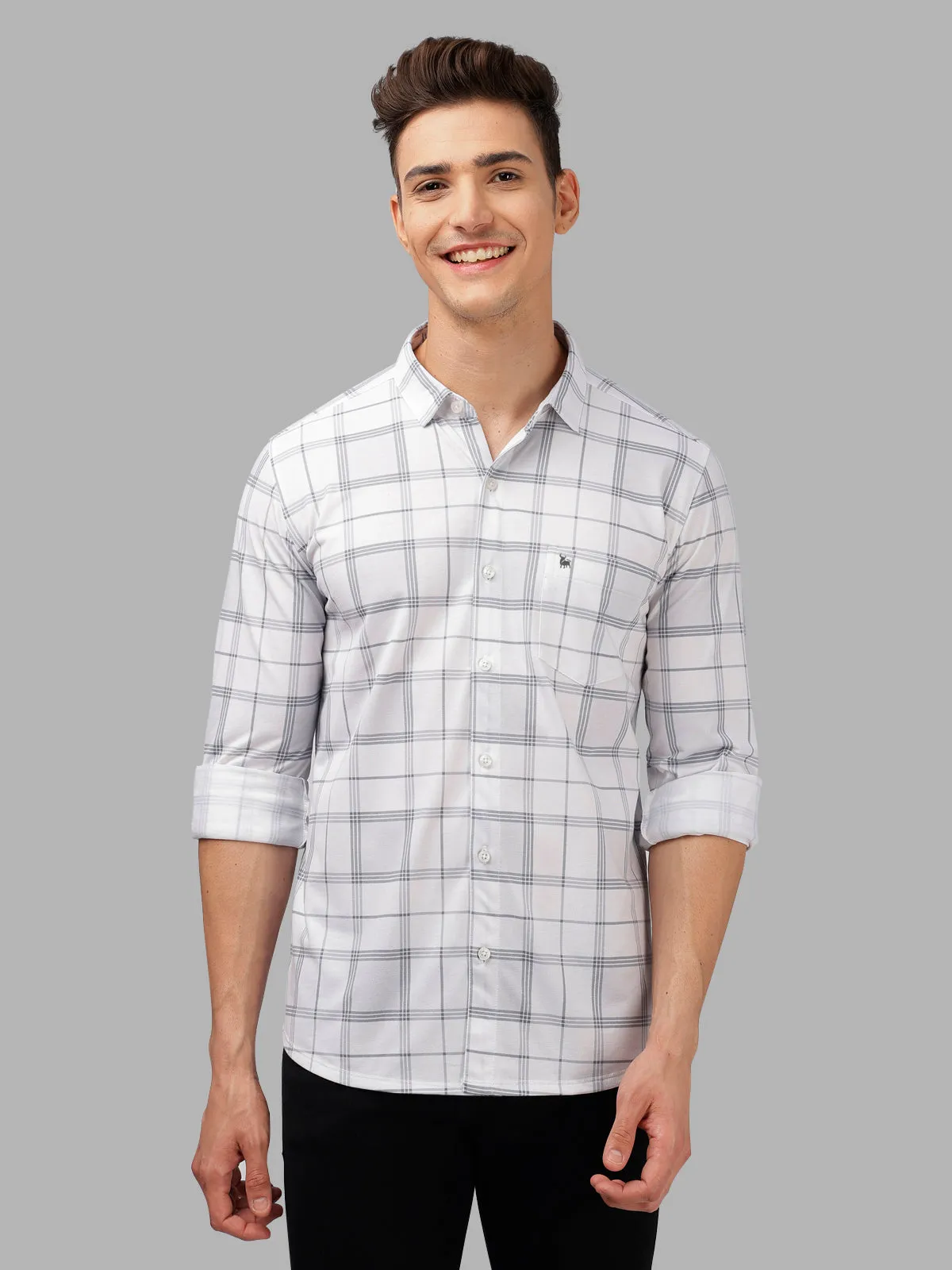 BULLMER Trendy White Regular Fit Checked Causal Full sleeve Shirt For Men.