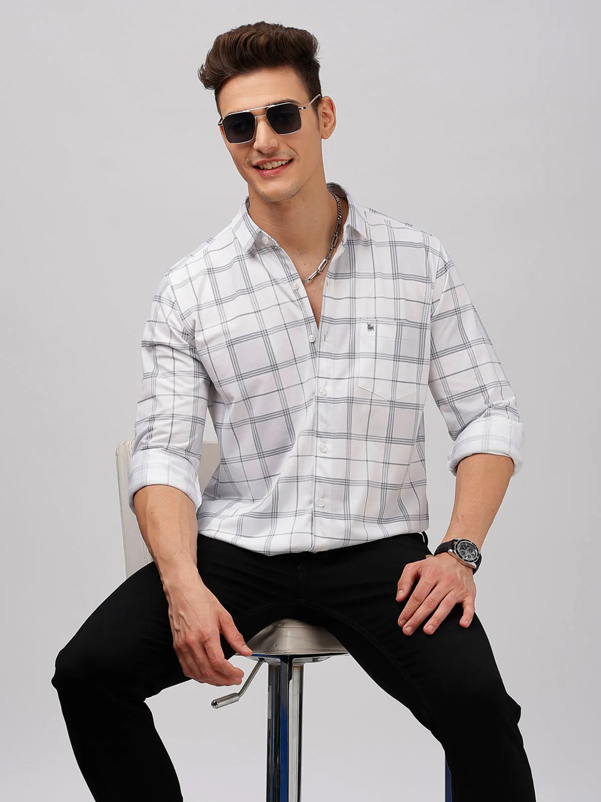BULLMER Trendy White Regular Fit Checked Causal Full sleeve Shirt For Men.
