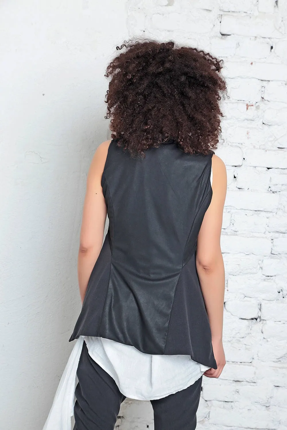 Sleeveless asymmetrical vest - KIKO