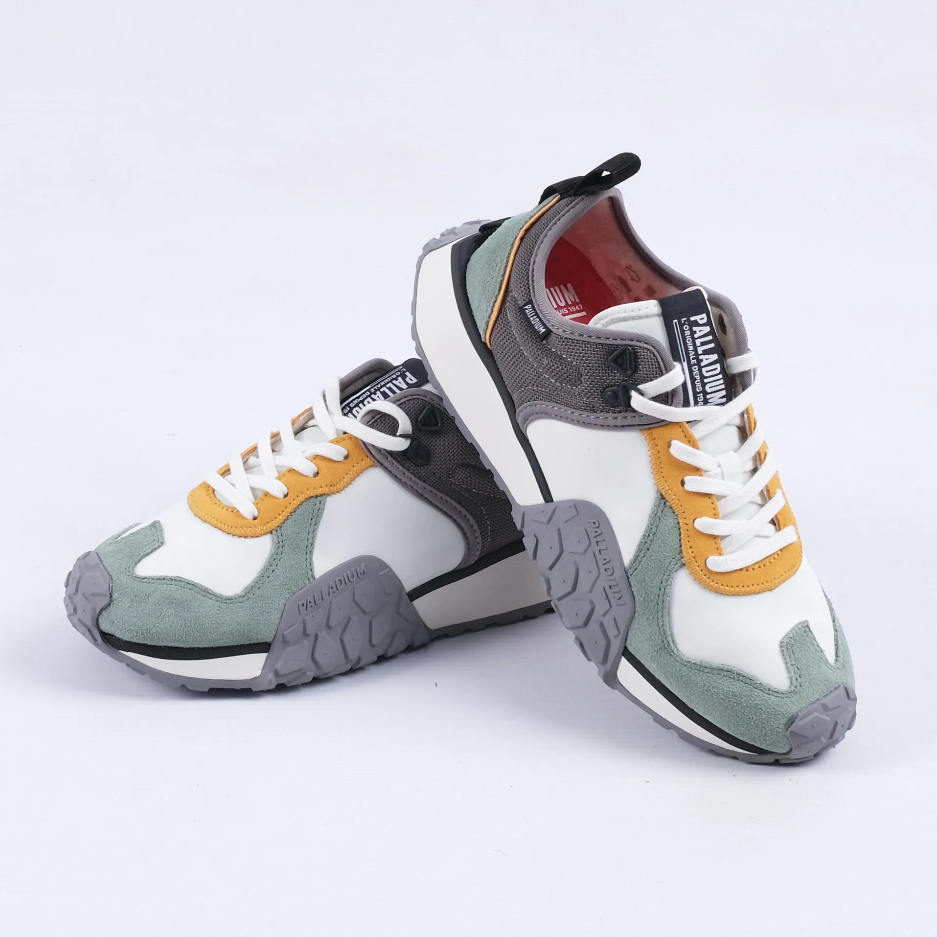 Troop Runner Sneakers (Star White/Frost Matcha)